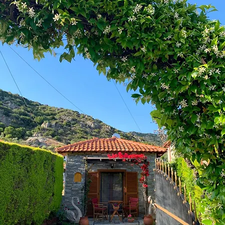 Casa de Férias Georgia's House Sikiá