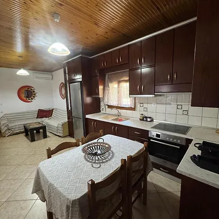 Georgia's House Nyaraló Szikiá